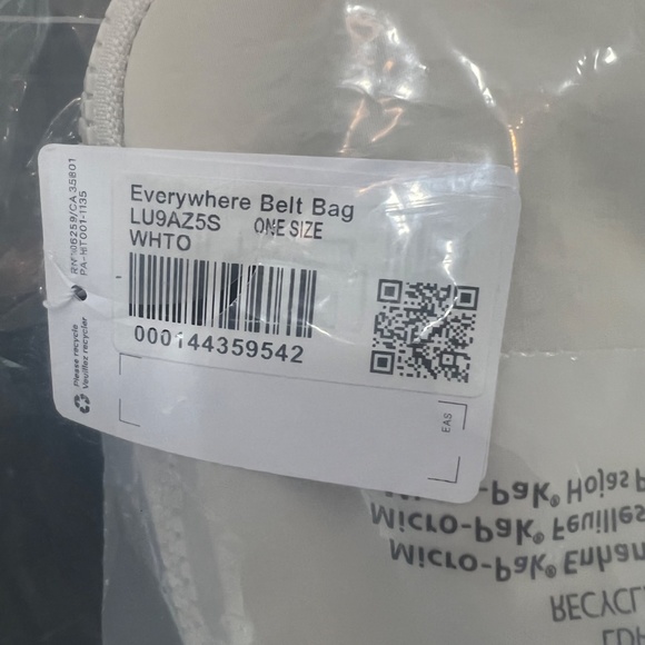 Lululemon everywhere belt bag White Opal with extendable strap - Picture 4 of 6